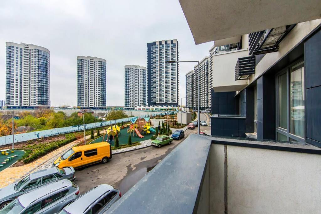Новые Светлые Апартаменты Метро Славутич Київ Екстер'єр фото